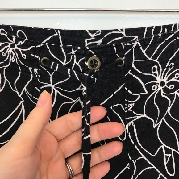 Gap Black/White Linen Blend Shorts Tie Front Sz 0 - Picture 3 of 9